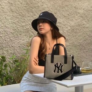 MLB Big Logo Canvas S Tote Bag NY Yankees • 100% Auth • Free Shipping from US